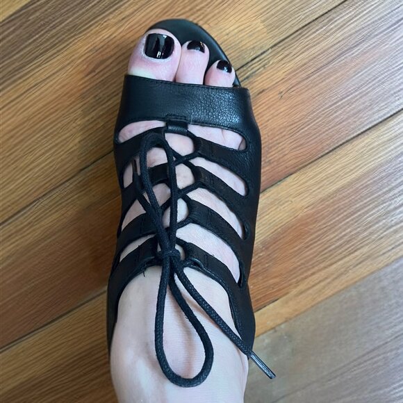 Franco Sarto Sunitha Black Leather Lace Up Wedge Sandal - Size 6 - Picture 11 of 11